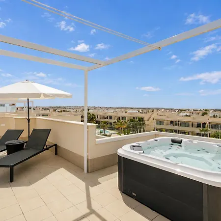 Private Jacuzzi, Heated Pool, Roof Terrace, Ac Apartment Torrevieja