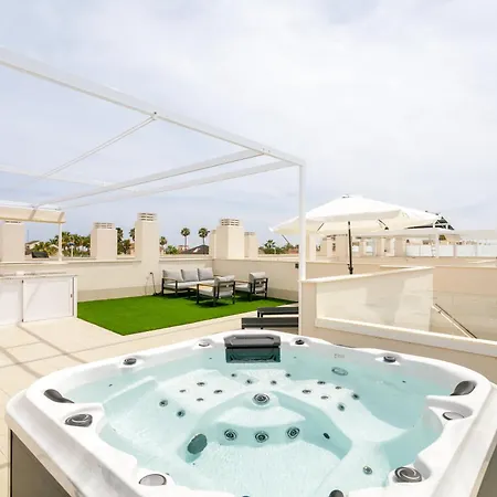 Private Jacuzzi, Heated Pool, Roof Terrace, Ac