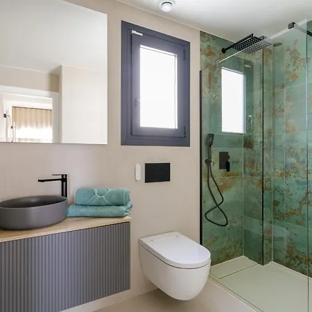 Private Jacuzzi, Heated Pool, Roof Terrace, Ac Apartment