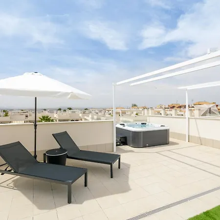 Private Jacuzzi, Heated Pool, Roof Terrace, Ac * Torrevieja